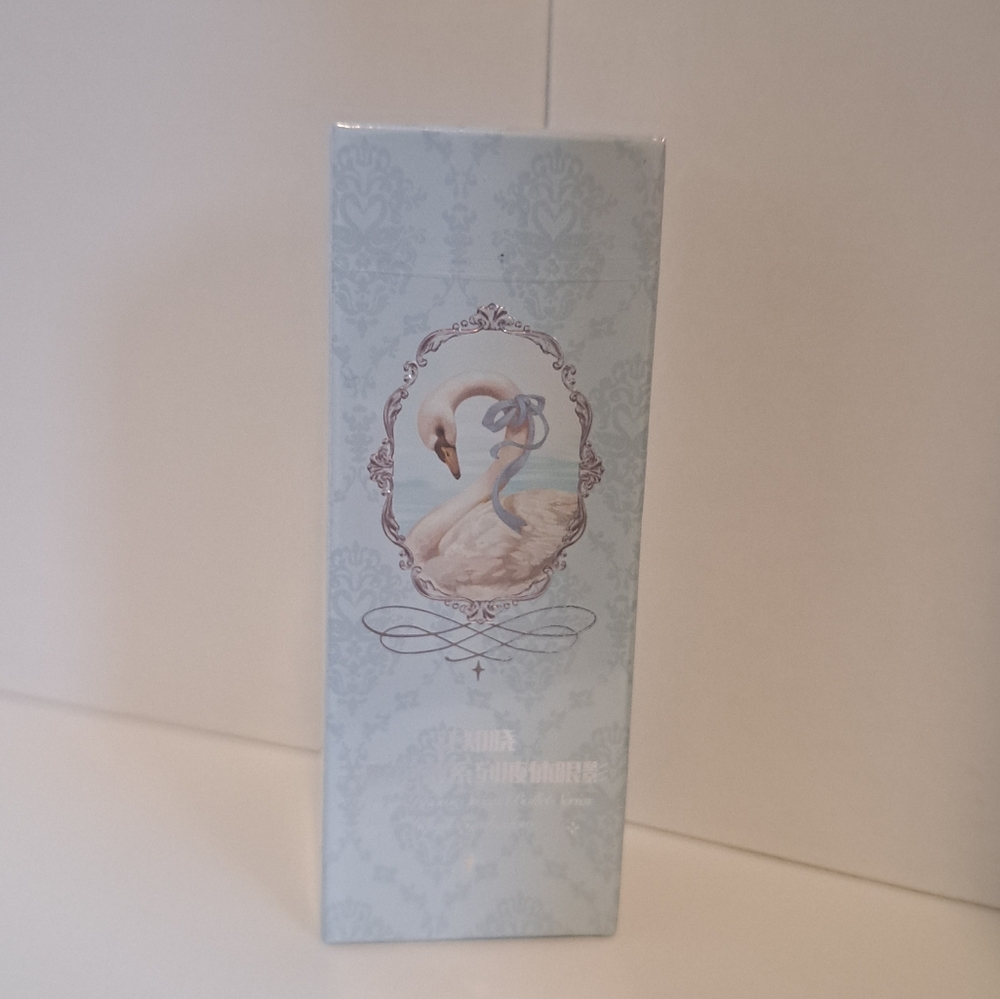 Flower knows swan ballet series liquid eyeshadow - 03 rock ballet